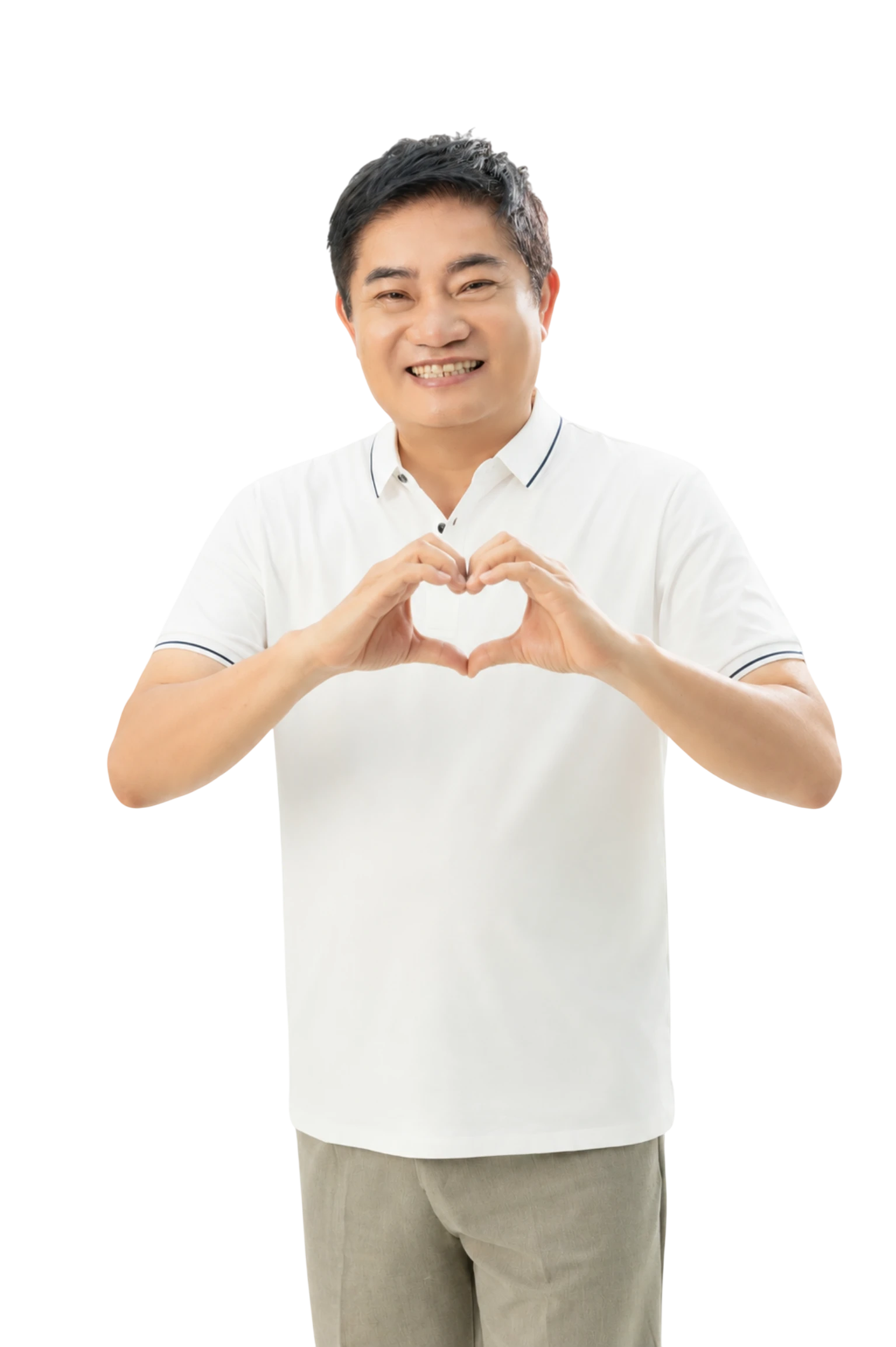 蔡健棠比出愛心手勢的形象照